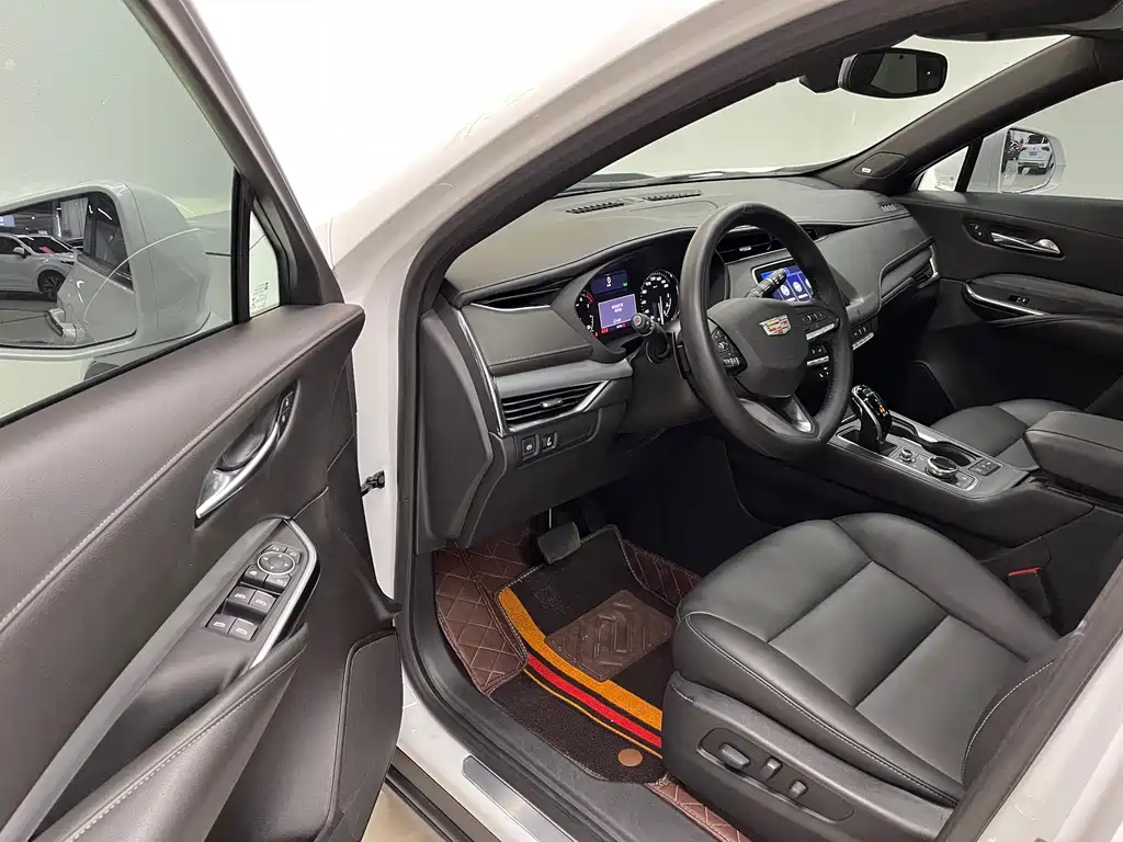 Cadillac XT4 2021 — фото 15