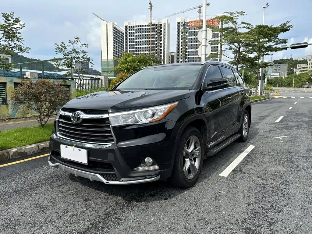 Toyota Highlander 2017 — фото 1