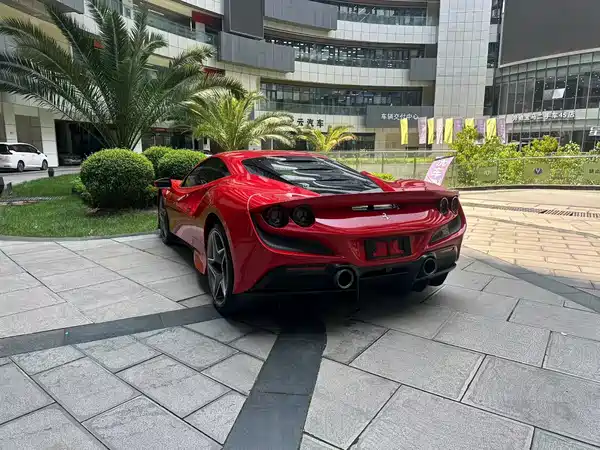 Ferrari F8 2019