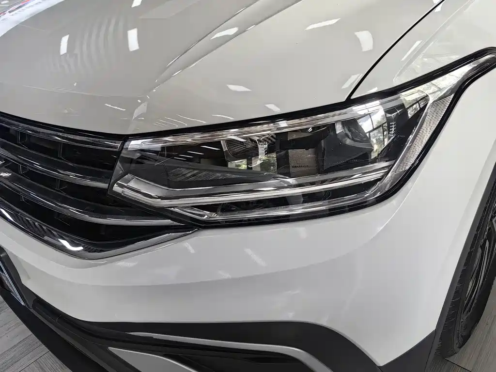 Volkswagen Tiguan L 2022 — фото 14