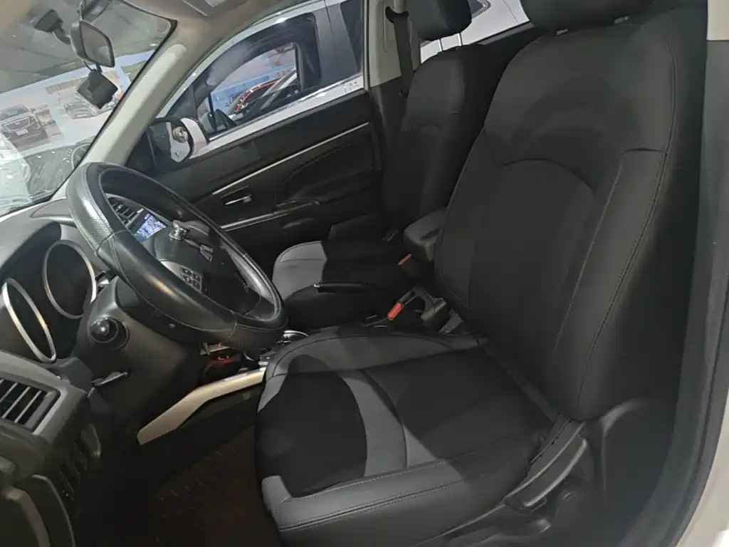 Mitsubishi Jinxuan ASX 2015 — фото 11