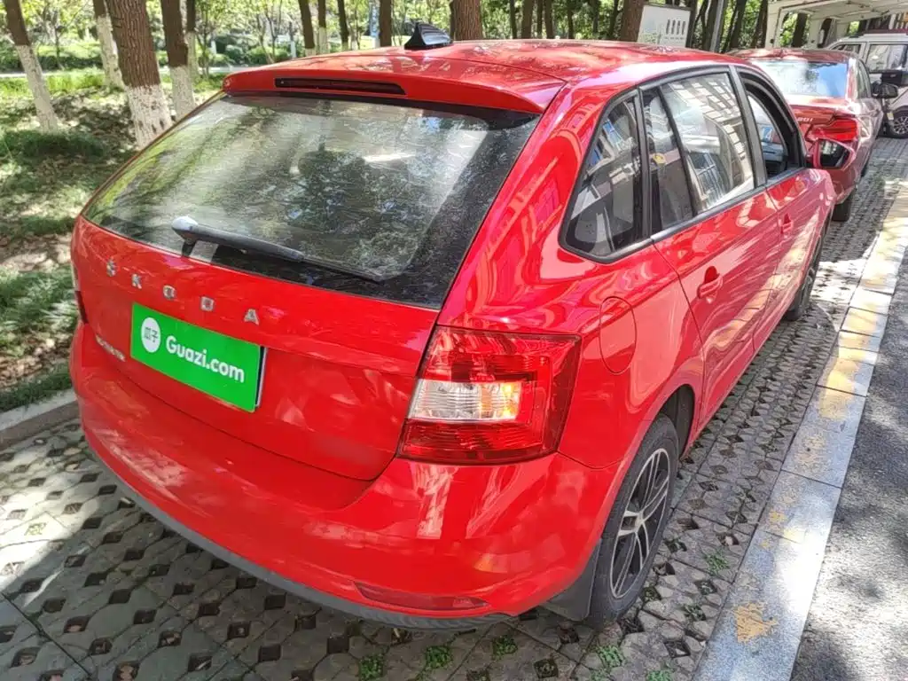 Skoda Rapid Spaceback 2017 — фото 6