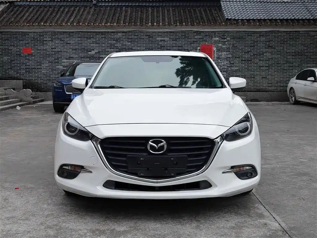 Mazda 3 Axela 2019 — фото 2