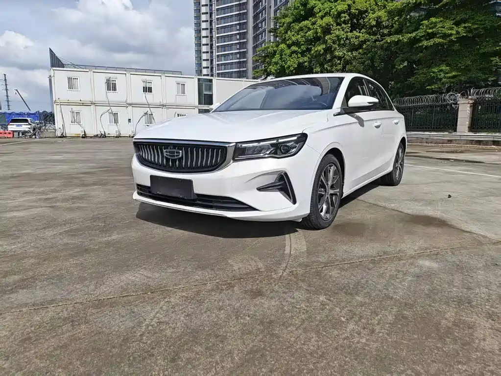 Geely Emgrand 2021
