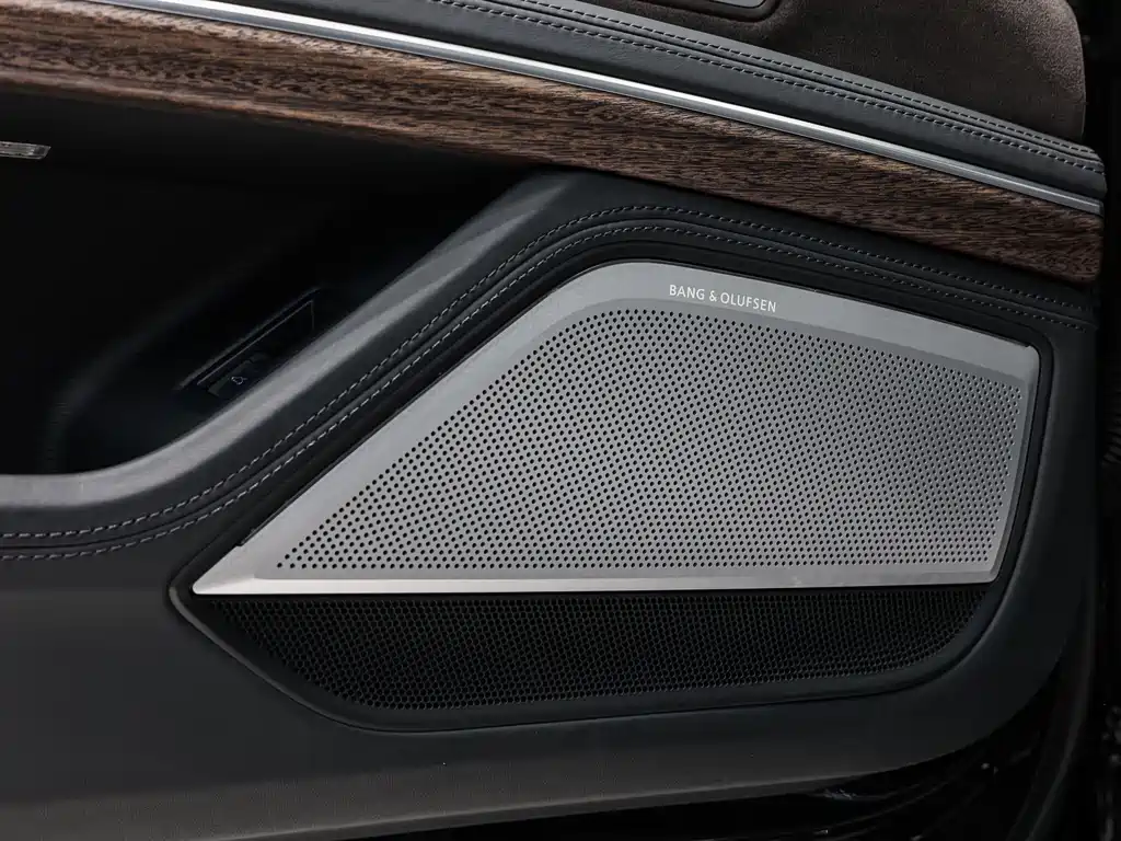 Audi A8 2021 — фото 22