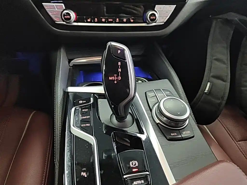 BMW 5 Series 2022 — фото 14