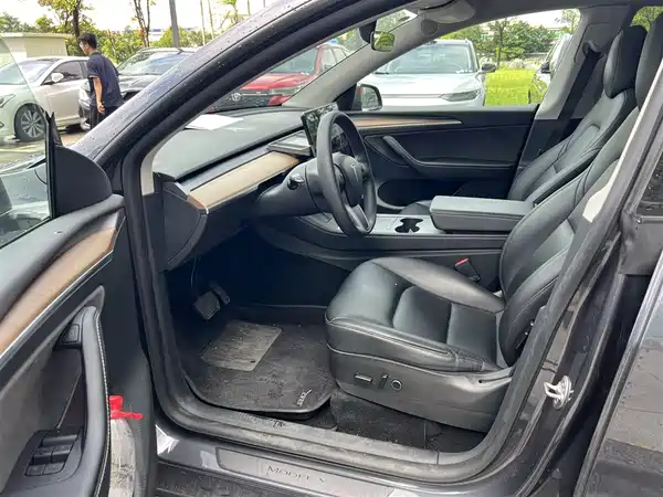 Tesla Model Y 2021