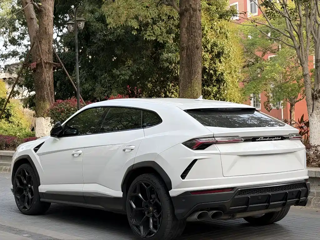 Lamborghini Urus 2019 — фото 3
