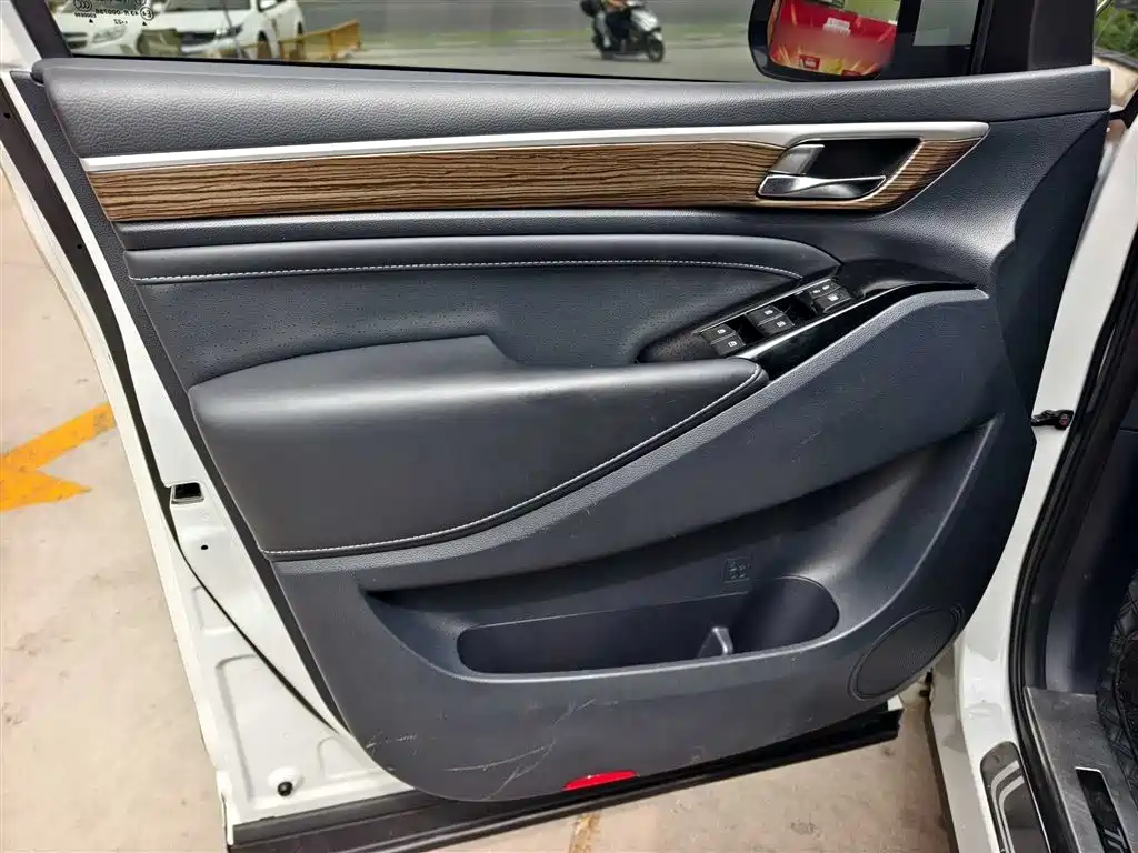 GAC Motor Trumpchi M8 2022 — фото 6
