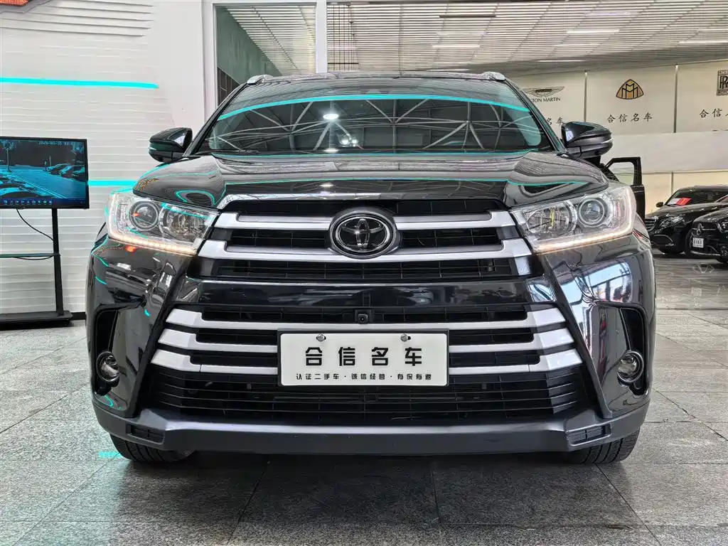 Toyota Highlander 2021 — фото 2