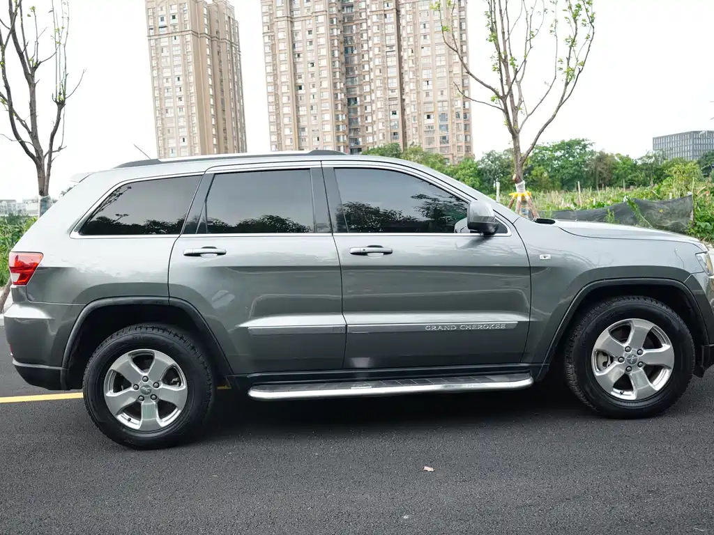 Jeep Grand Cherokee 2013 — фото 4