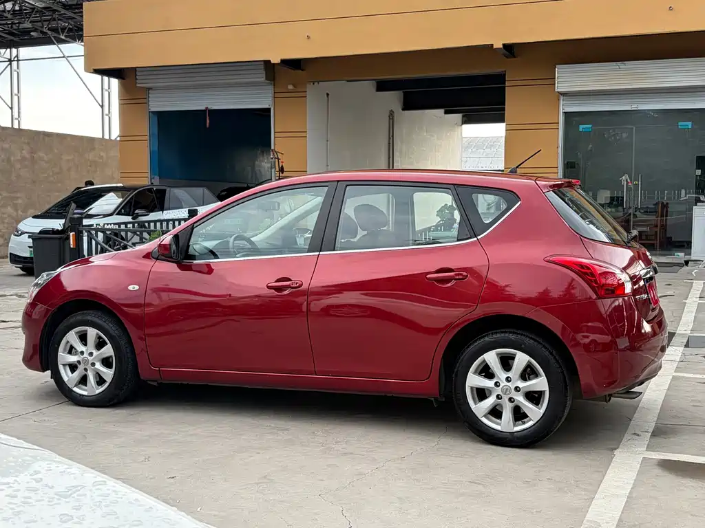 Nissan Tiida 2016 — фото 16