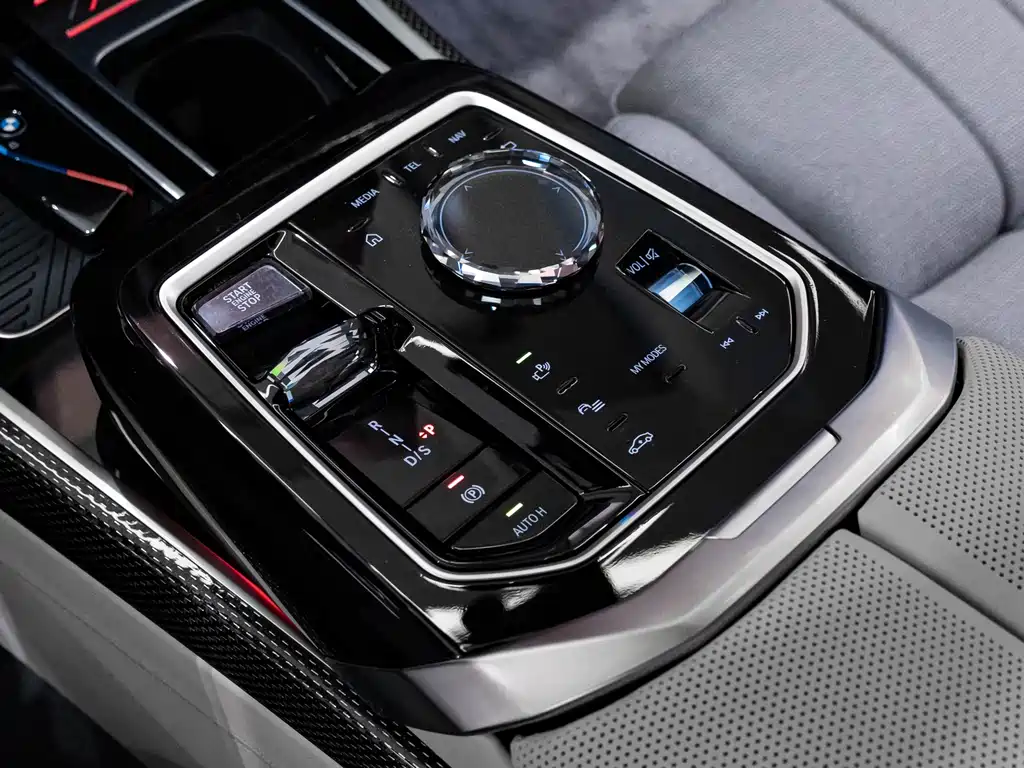 BMW M760Le 2026 — фото 11