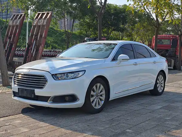 Ford Taurus 2017
