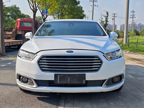 Ford Taurus 2017