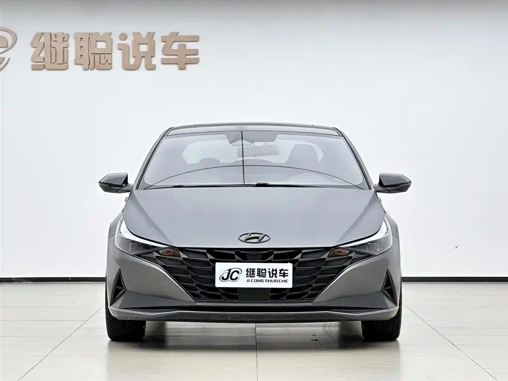 Hyundai Elantra 2022