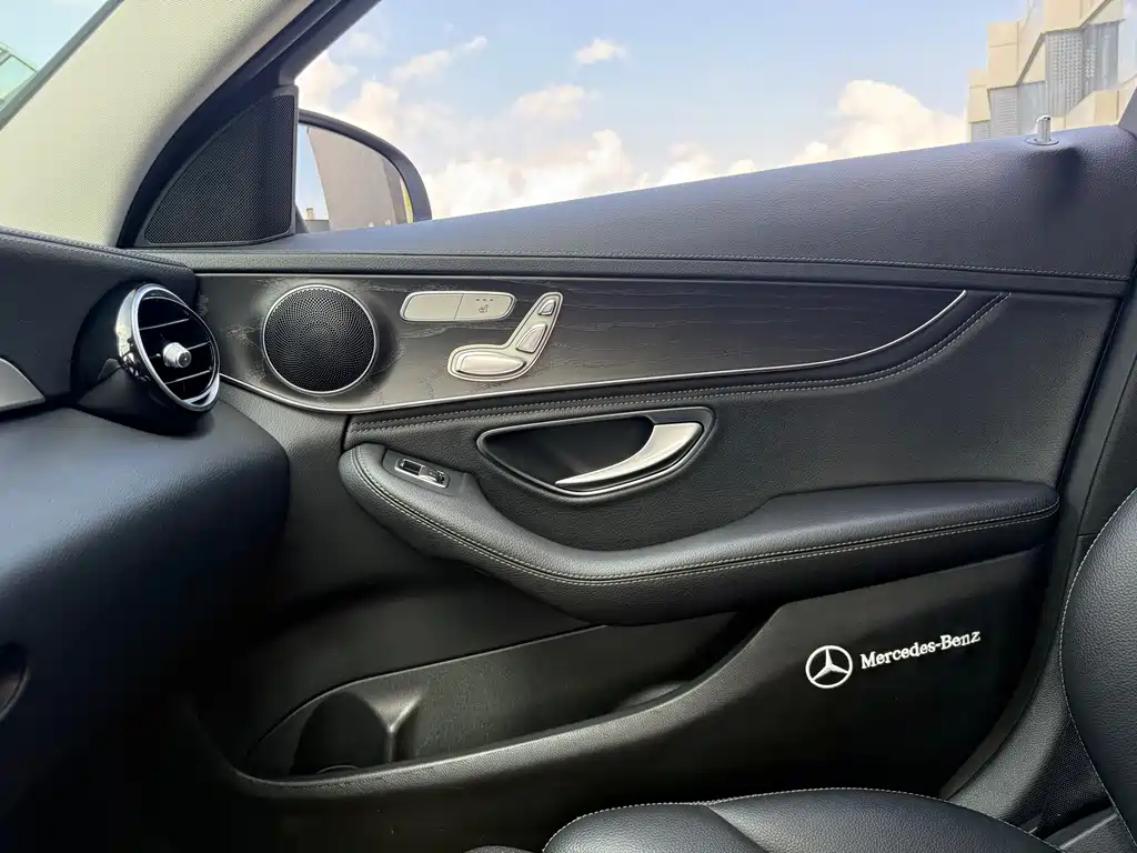 Mercedes-Benz C-Class 2020 — фото 28