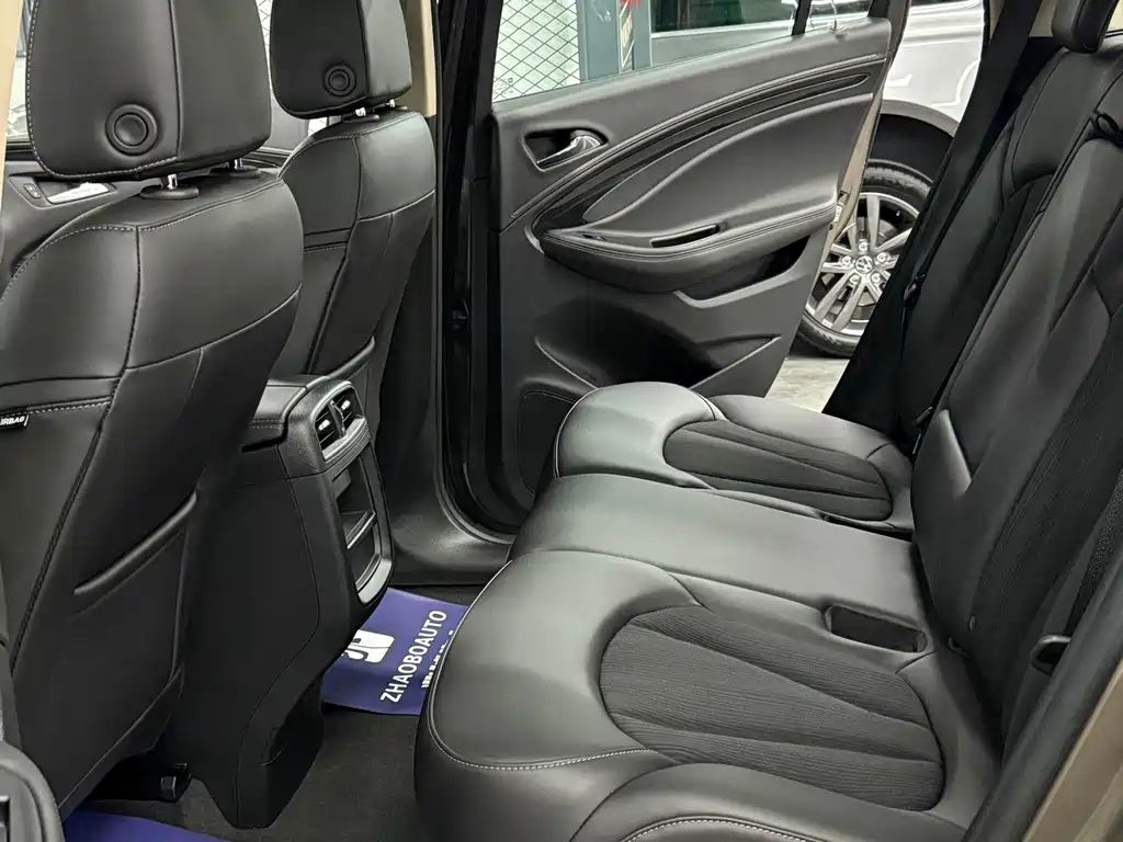 Buick Envision Plus 2017 — фото 11