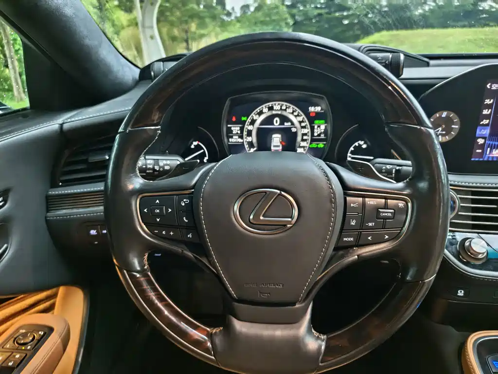 Lexus LS 2021 — фото 15
