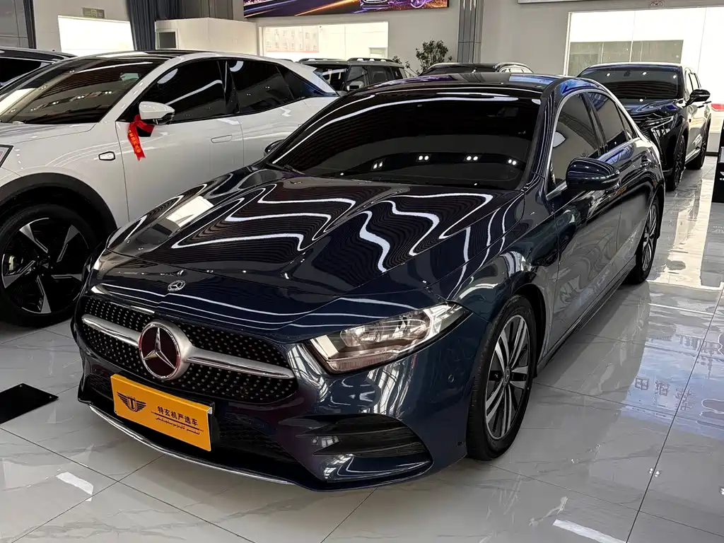 Mercedes-Benz A-Class 2019 — фото 1