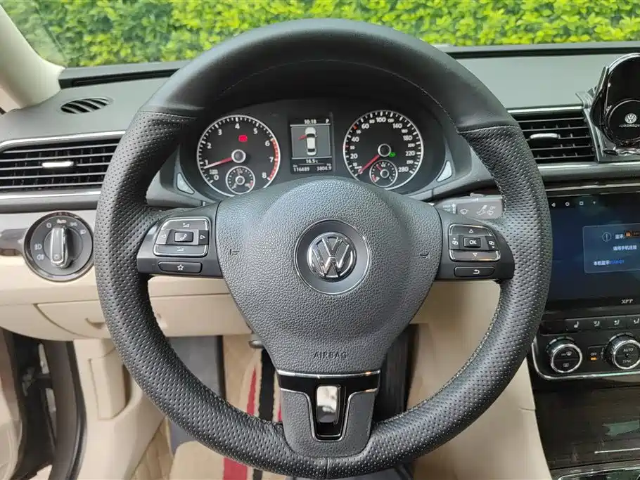 Volkswagen Passat 2014 — фото 15