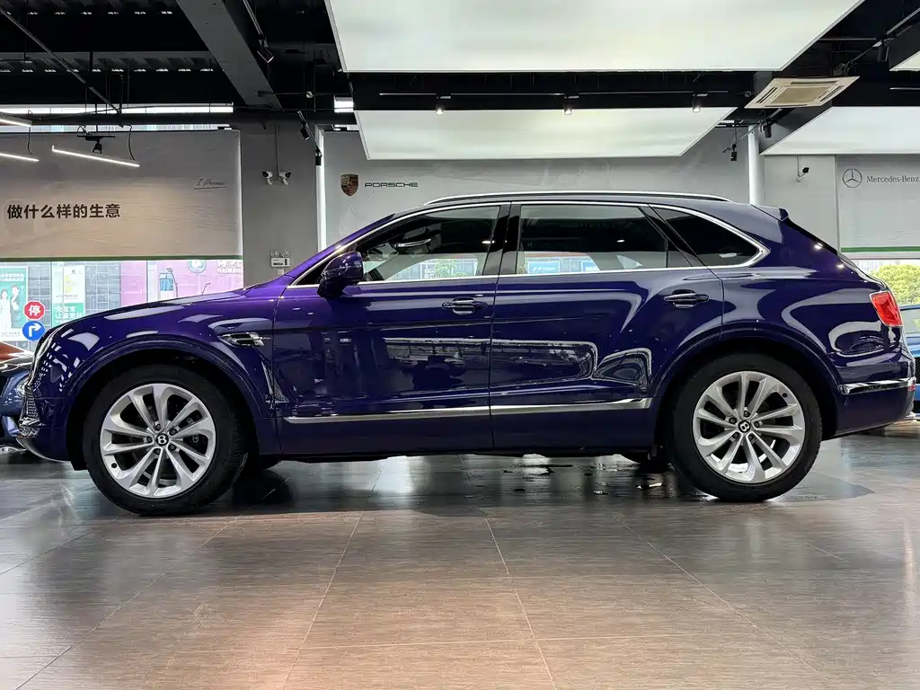 Bentley Bentayga 2018 — фото 19