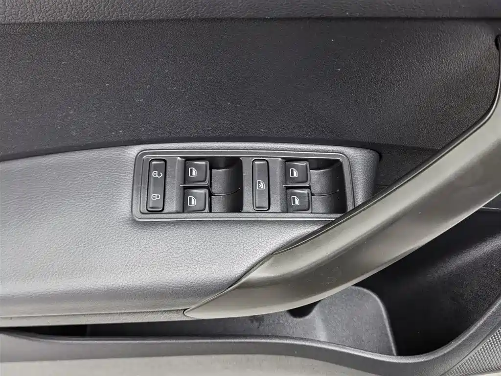 Skoda Rapid Spaceback 2016 — фото 9