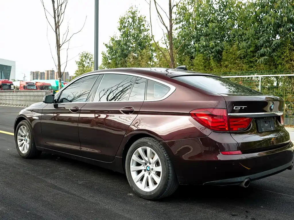BMW 5 Series GT 2012 — фото 7