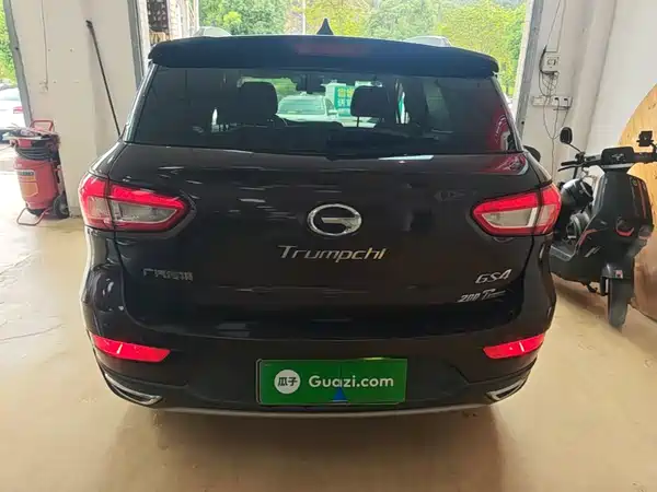 GAC Trumpchi GS4 2015