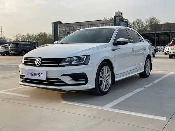 Volkswagen Sagitar 2019