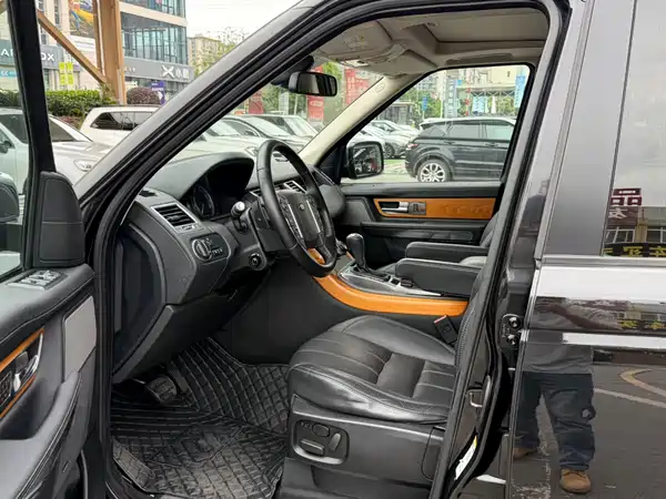 Land Rover Range Rover Sport 2013