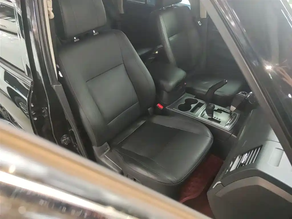 Mitsubishi Pajero 2017 — фото 25