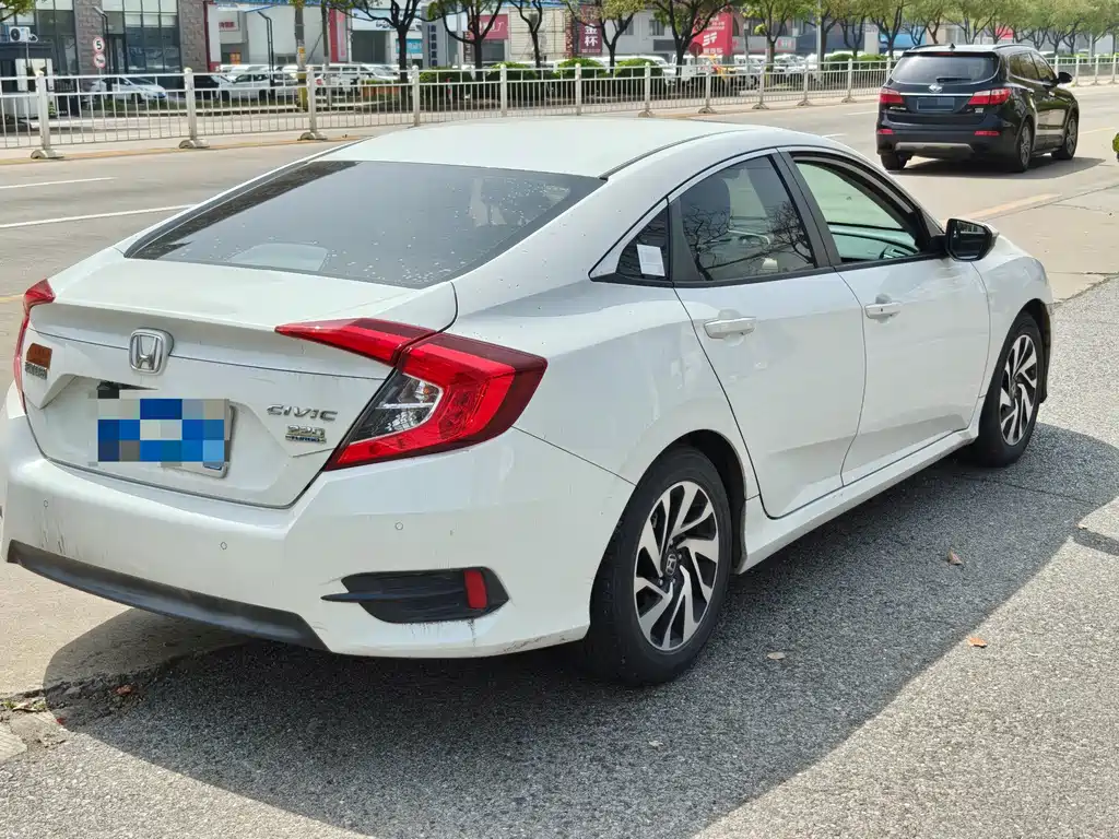 Honda Civic 2019 — фото 10