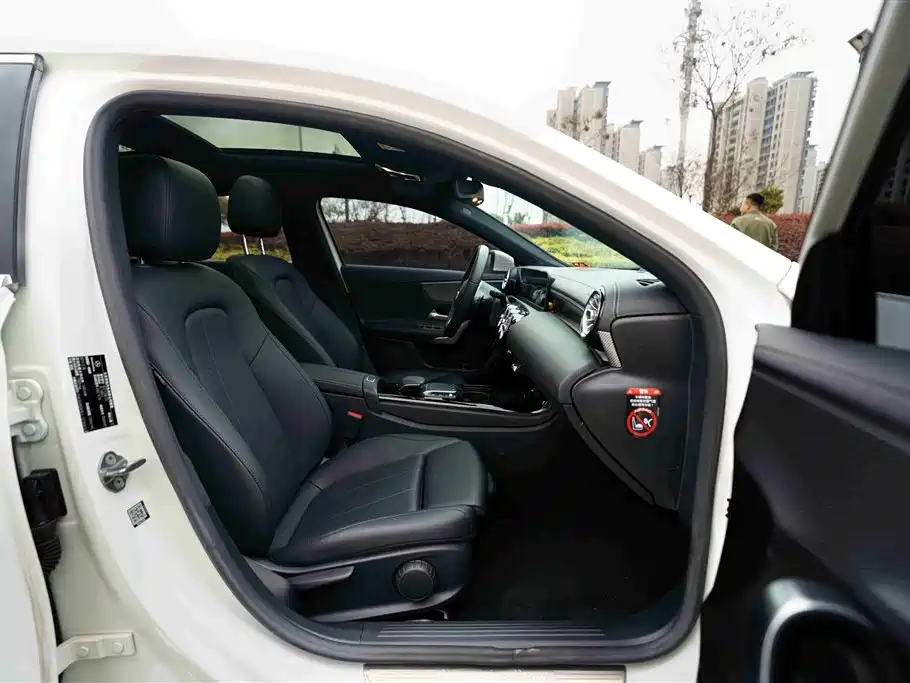 Mercedes-Benz A-Class 2020 — фото 13