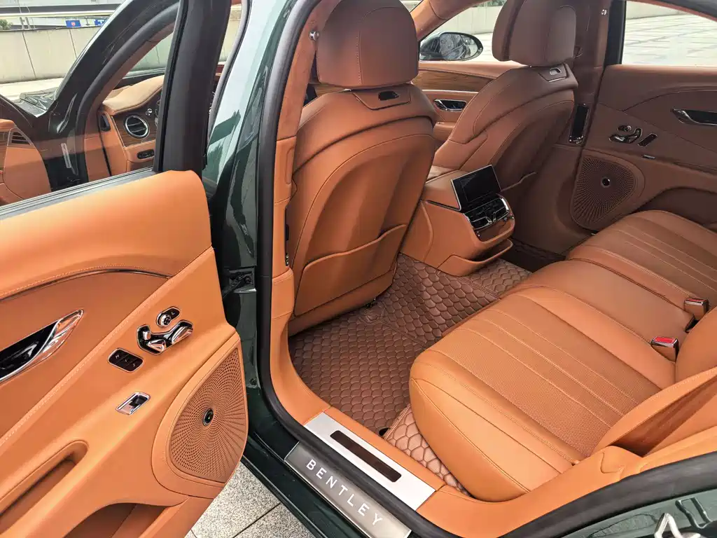 Bentley Flying Spur 2022 — фото 19