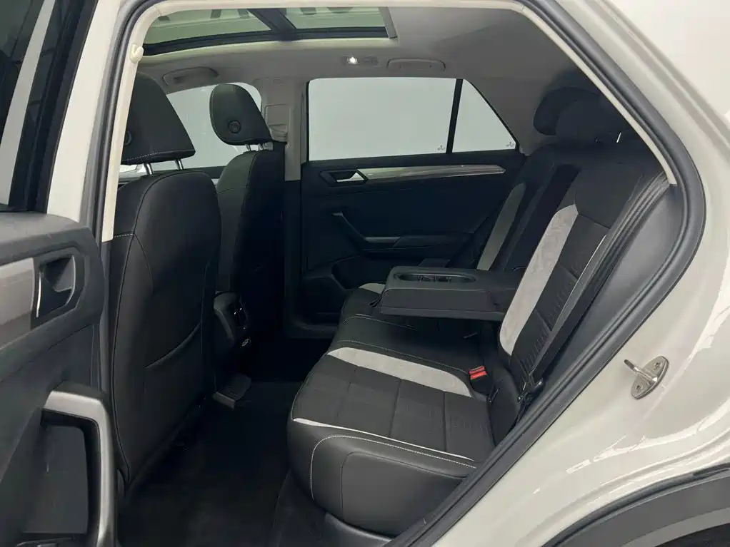 Volkswagen T-Roc 2022 — фото 15