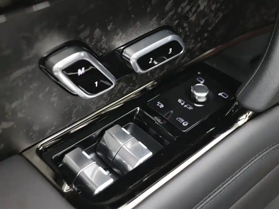 Land Rover Range Rover Sport 2024 — фото 11