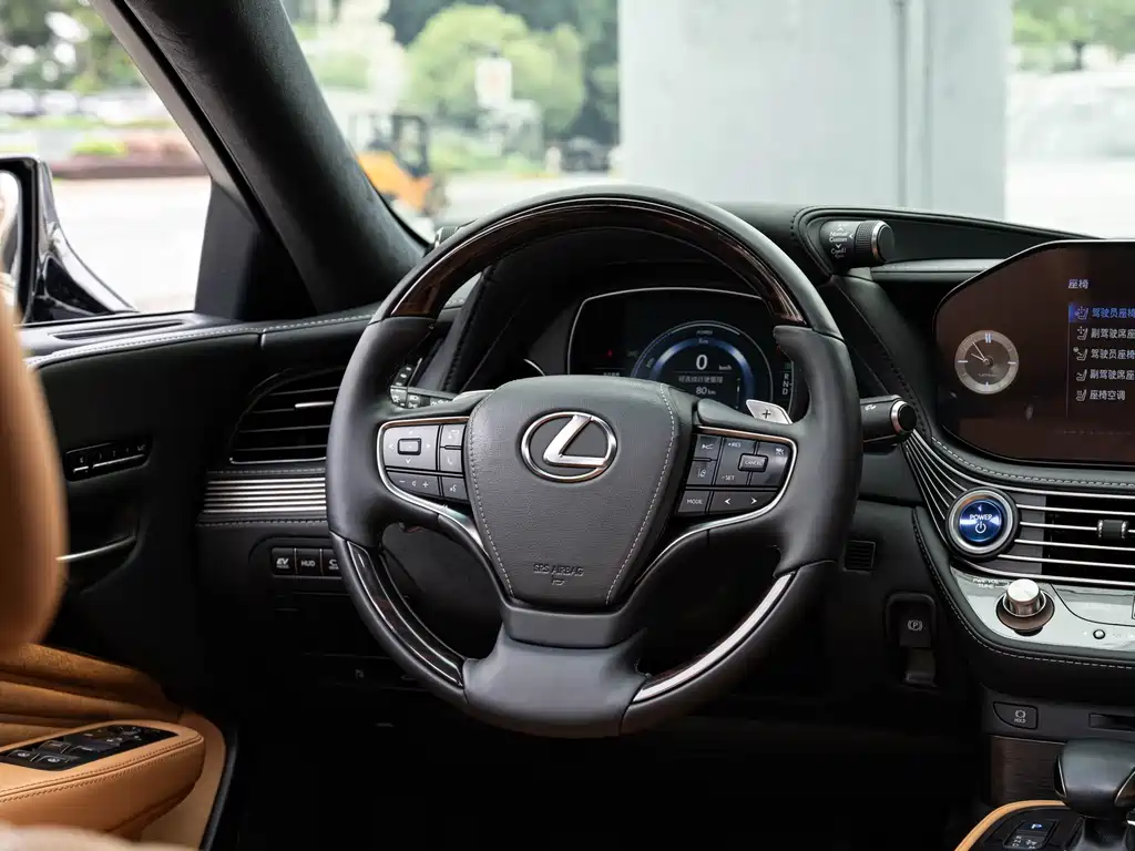 Lexus LS 2021 — фото 14