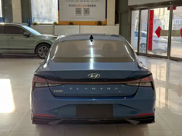 Hyundai Elantra 2022