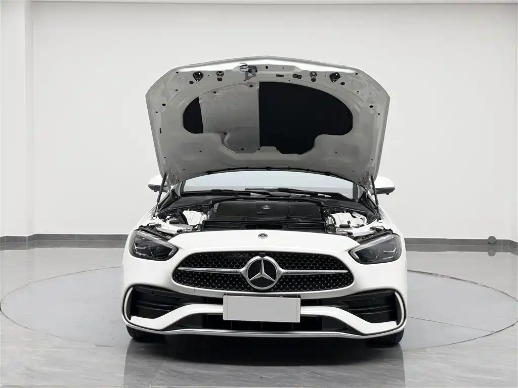Mercedes-Benz C-Class 2024 — фото 18