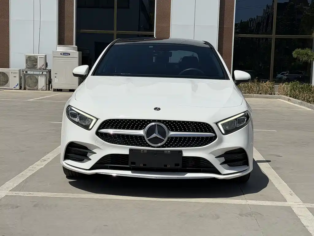 Mercedes-Benz A-Class 2019 — фото 2