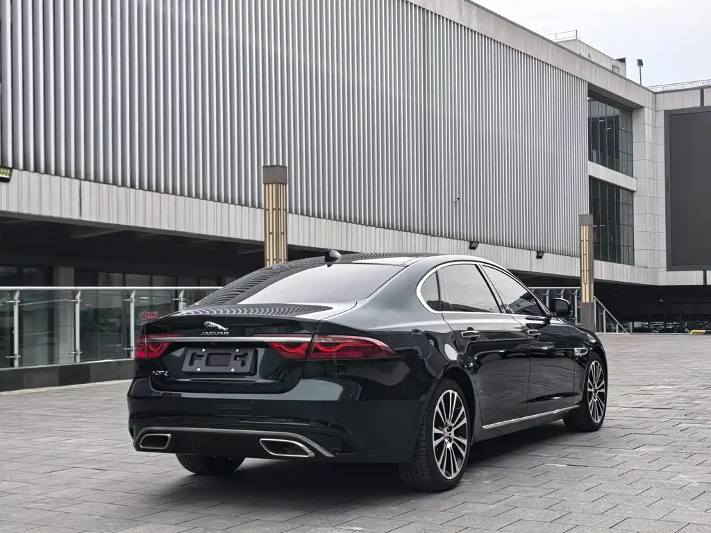 Jaguar XFL 2021 — фото 16
