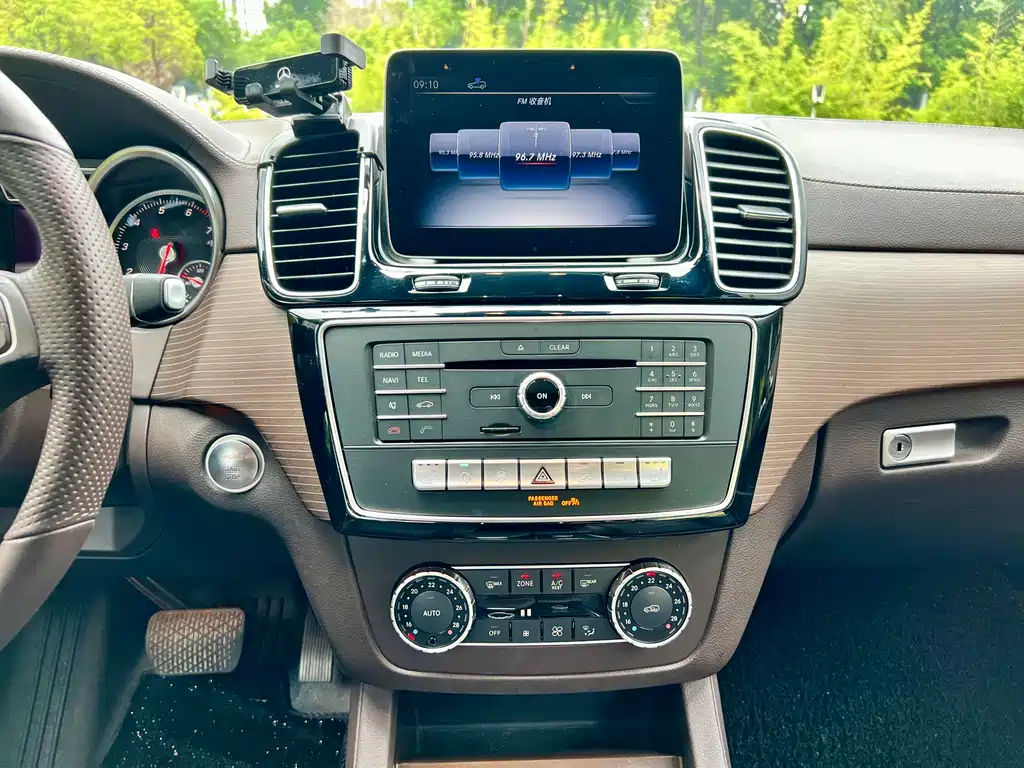 Mercedes-Benz GLE 2018 — фото 14