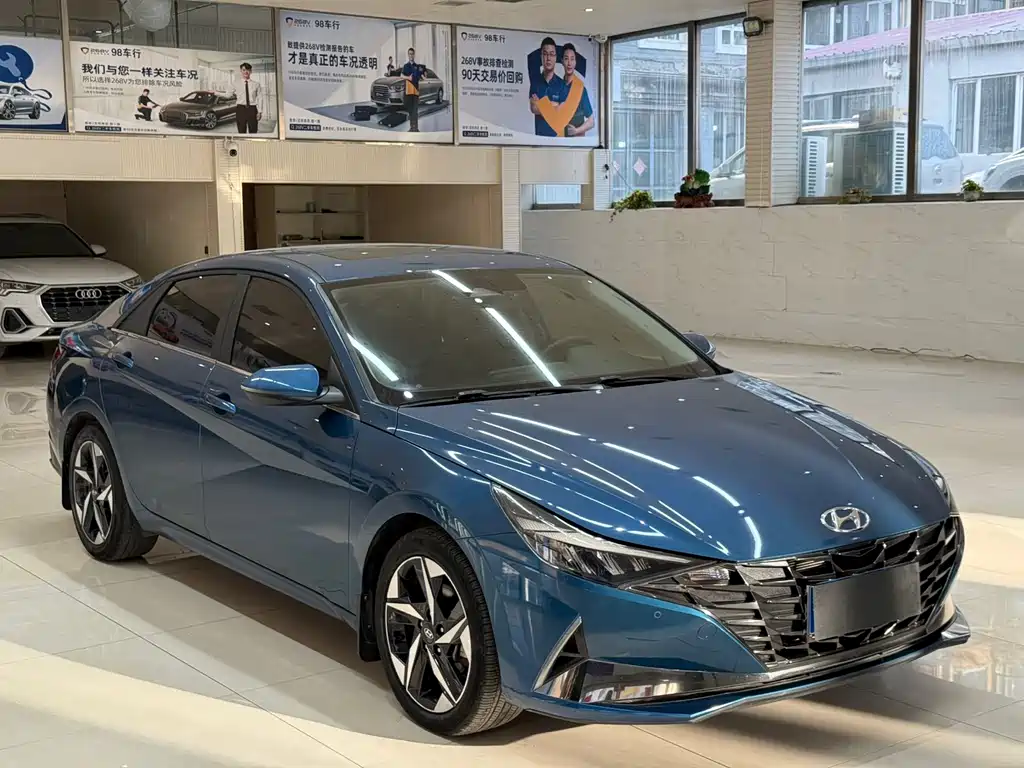 Hyundai Elantra 2022 — фото 3