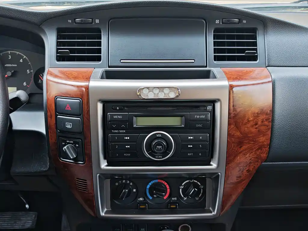 Nissan Patrol 2018 — фото 16