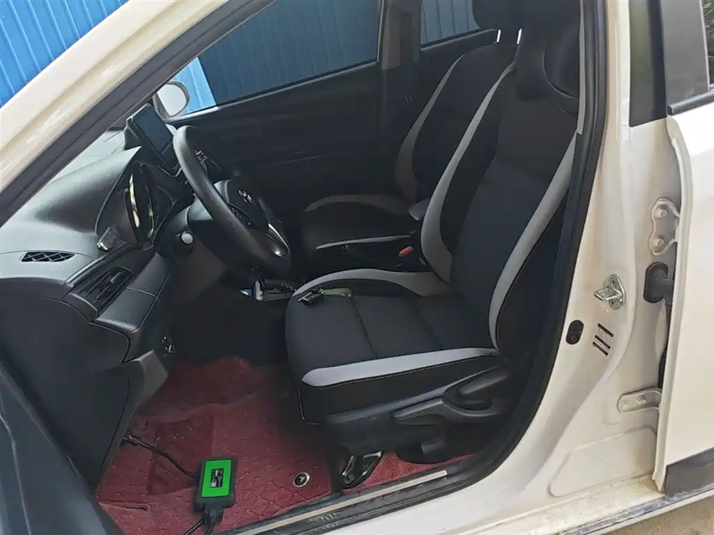 Toyota Yaris L 2022 — фото 15
