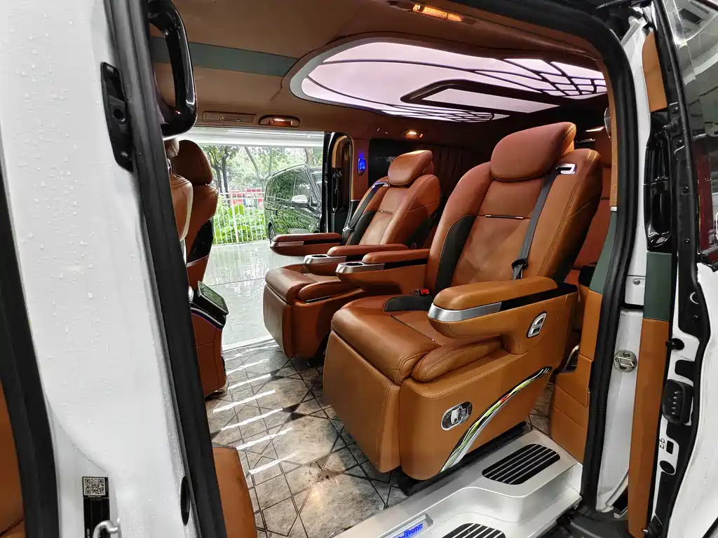 Mercedes-Benz Vito 2022 — фото 19
