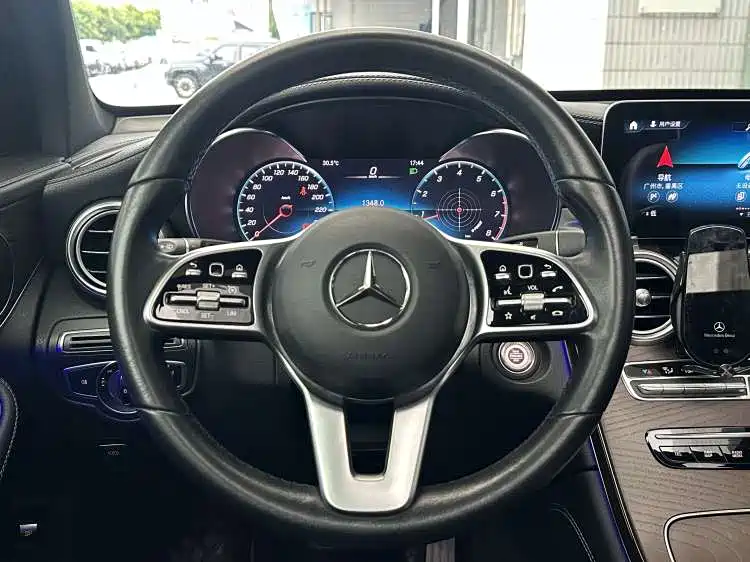 Mercedes-Benz GLC 2019 — фото 11