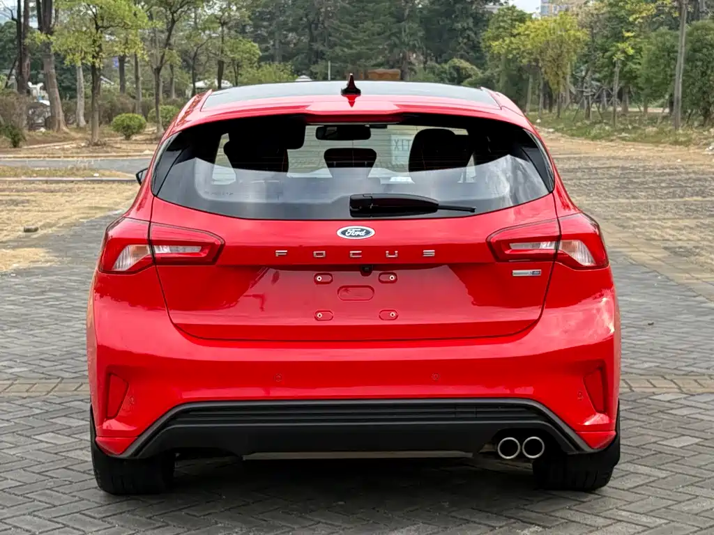 Ford Focus 2021 — фото 15