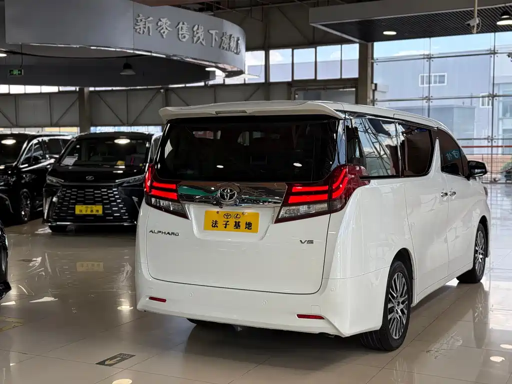 Toyota Alphard 2015 — фото 21